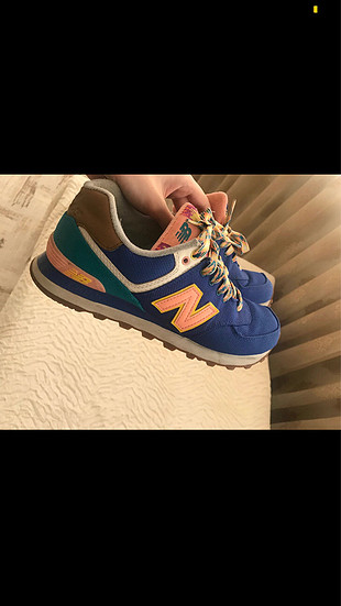 new balance renkli ayakkabı