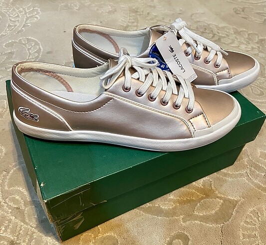 Lacoste rose sneaker