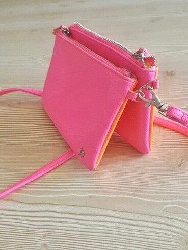 Vs neon çapraz