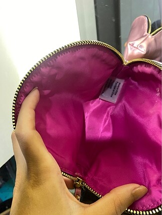 Beden pembe Renk Victoria secret makyaj çantası