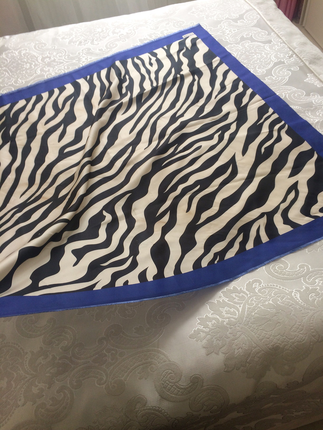 l Beden Zebra eşarp