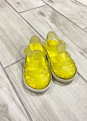 Şeffaf Sarı Kız Çocuk Sandalet