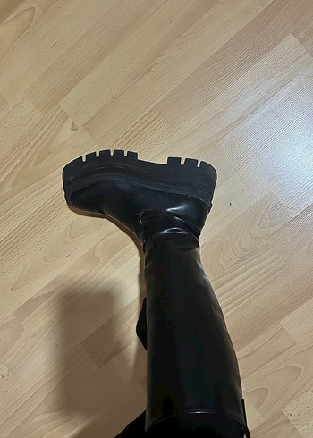 Kadın Siyah Rugan Platform Topuklu Dizüstü Çizme - Görsel 3