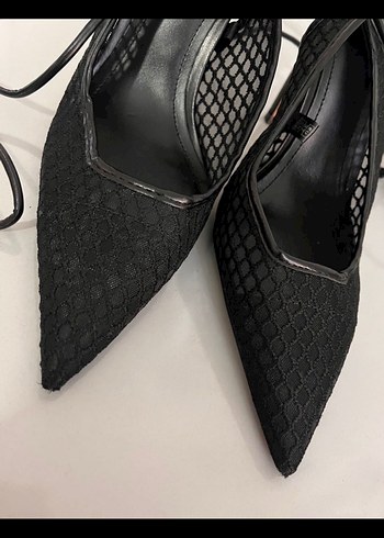 Siyah Yılan Derisi Desenli Bağcıklı Stiletto - Görsel 3