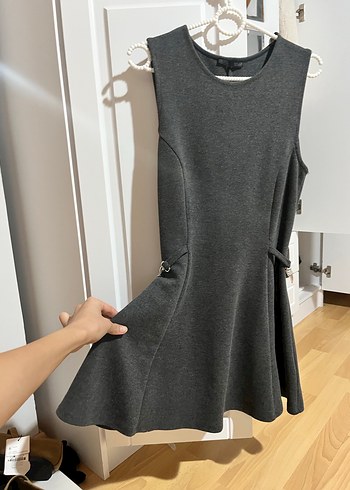 Kemer Detaylı Gri Kolsuz Mini Elbise - Görsel 2