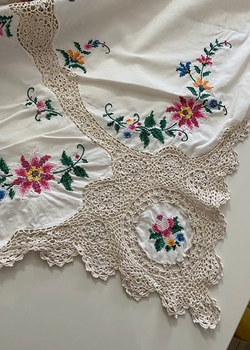 Rahibe isi elisi masa örtüsü - Görsel 6