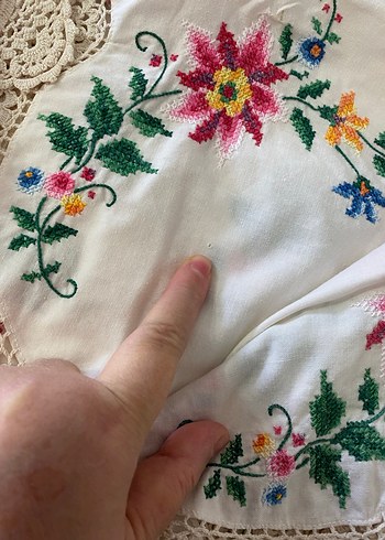 Rahibe isi elisi masa örtüsü - Görsel 8