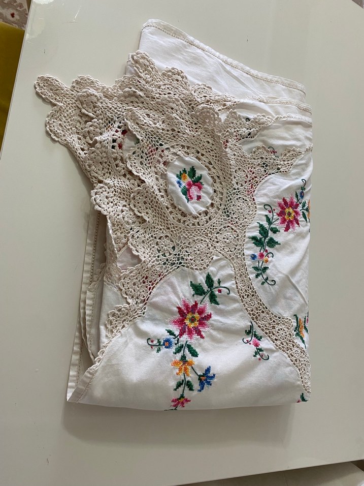 Rahibe isi elisi masa örtüsü - Görsel 5