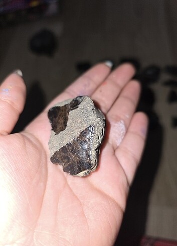 Orta boy obsidyen doğal taş  - Görsel 3