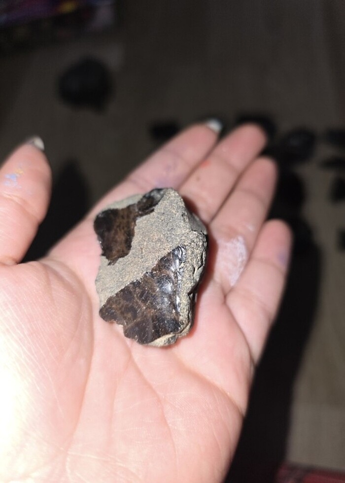 Orta boy obsidyen doğal taş  - Görsel 3