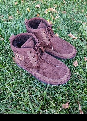 36 Beden UGG bot