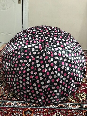 Kadın şemsiye
