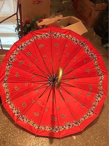 Kadın şemsiye