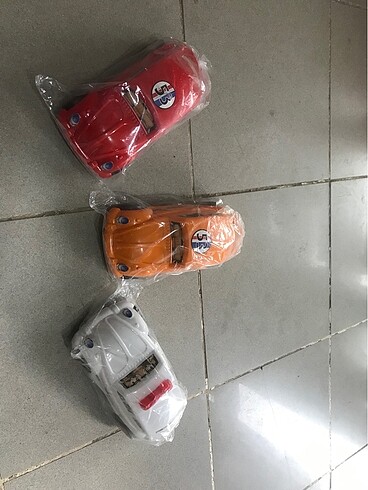  Oyuncak araba