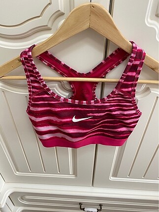 Nike sporcu sütyen