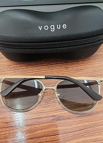 Beden Vogue güneş gözlüğü