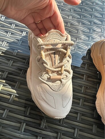 Adidas Adidas OZWEEGO
