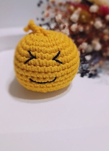 Amigurumi emoji anahtarlik