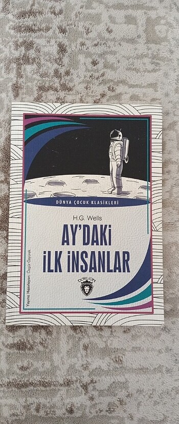 AY'DAKİ İLK İNSANLAR