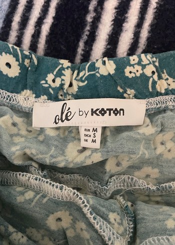 Yeşil Çiçek Desenli Fırfırlı Şort Etek - Görsel 2