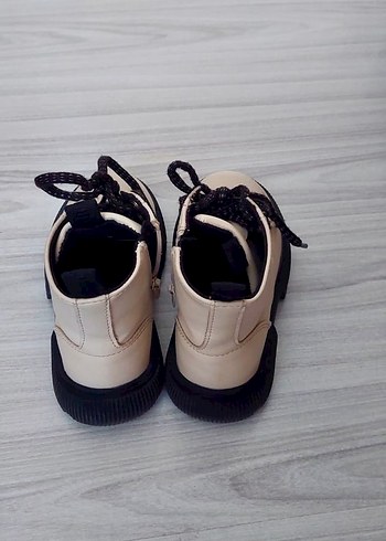 Zara Kız Çocuk Beyaz Bağcıklı Bot - Görsel 2