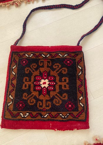 El dokuma heybe çanta ve oturma için mini dokuma kilim. - Görsel 3