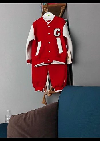 Erkek Bebek Kırmızı Düğmeli Sweatshirt ve Pantolon