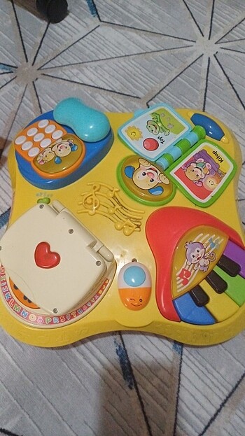 Fisher price oyun masasi