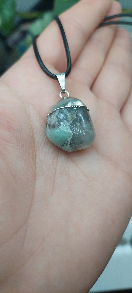 Kök Zümrüt ve Kuvarslı Doğaltaş Kolye - Görsel 2