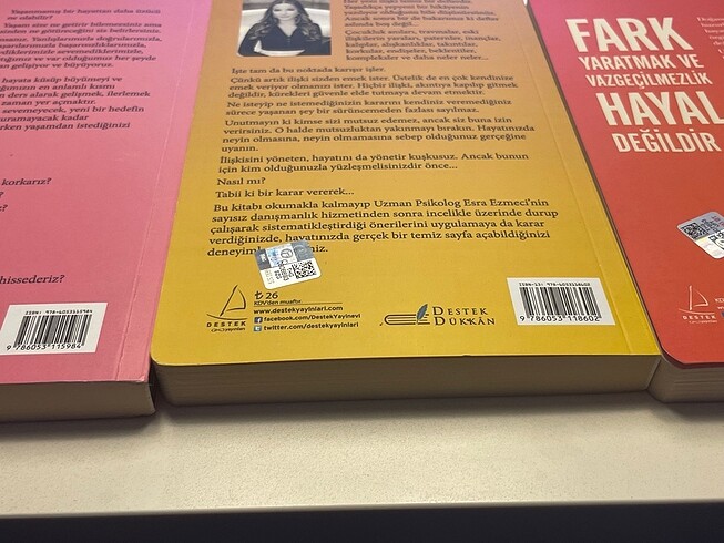 Beden ESRA EZMECİ 3 adet kitap