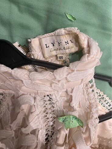 Beyaz ekru midi dantelli elbise - Görsel 6