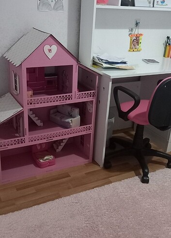 Diğer Barbie evi