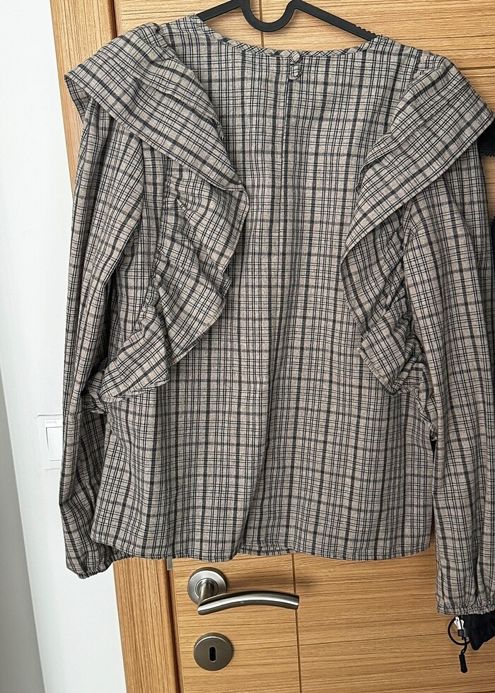 Ekose detaylı bluz - Görsel 5