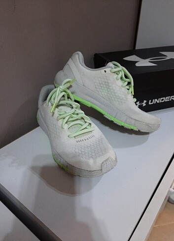 38,5 Beden Underarmour bayan spor ayakkabi
