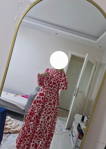 Uzun Kol, Yüksek Yakalı Kırmızı Bağlama Desenli Elbise