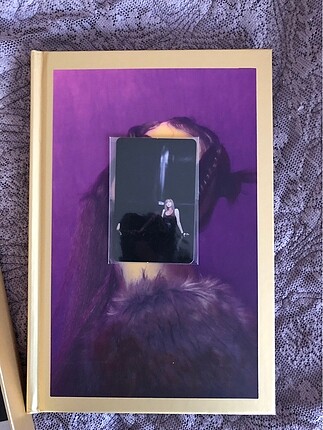 LALISA GOLD VERSION PHOTOCARD