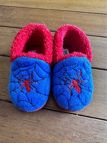 Gezer Spider Man ev pandufu