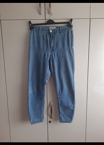 38 Beden BERSHKA MAVİ JEAN