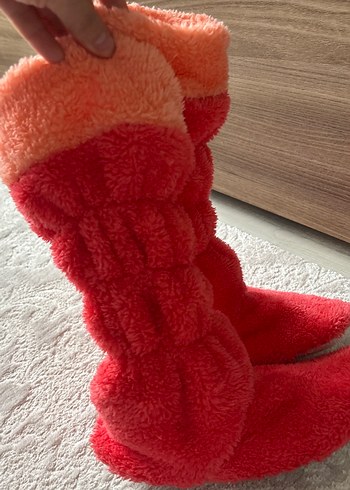 Kızlar için Kırmızı Sıcak Peluş Terlik - Görsel 2