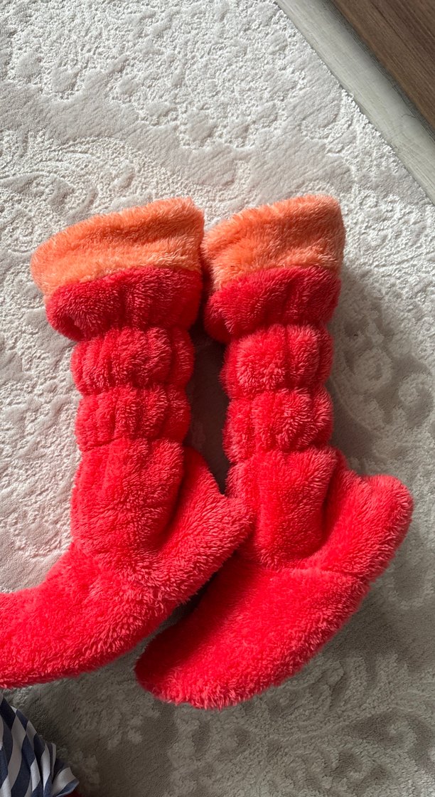 Kızlar için Kırmızı Sıcak Peluş Terlik - Görsel 4