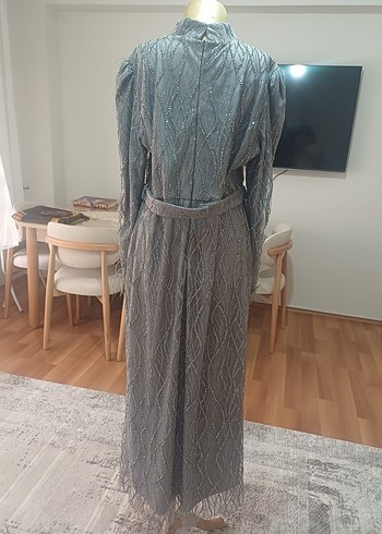 50 Beden Gri Nakışlı Uzun Triko Elbise
