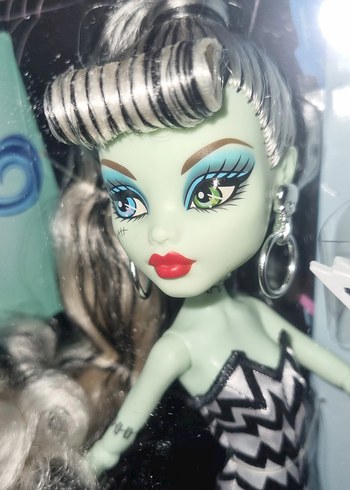 monster High frankie barbie Skullector - Görsel 5