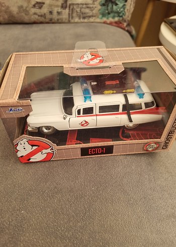 Ghostbusters Ecto-1 Beyaz Oyuncak Araba - Görsel 3