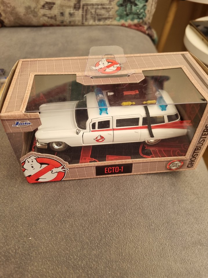 Ghostbusters Ecto-1 Beyaz Oyuncak Araba - Görsel 3