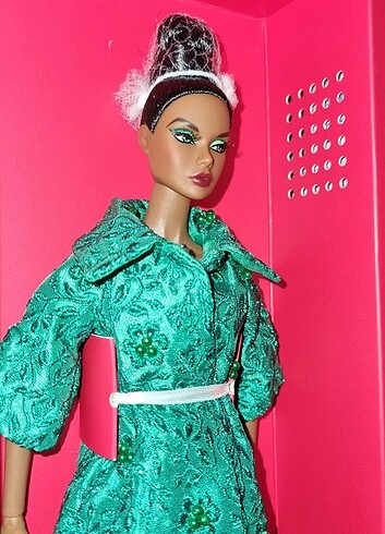 Integrity Toys Poppy Parker Turning Green