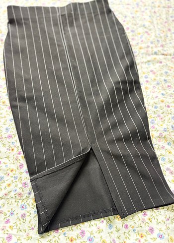 Gri Çizgili Uzun Kalem Etek - Görsel 2