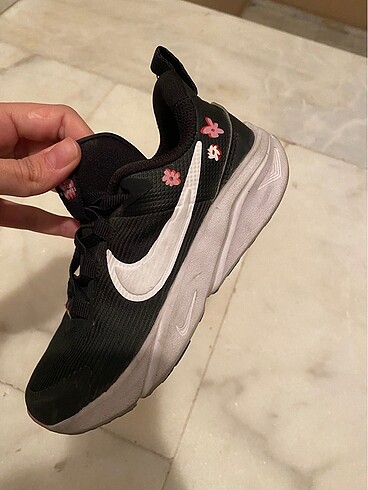 28 Beden siyah Renk Adidas kız çocuk spor ayakkabısı