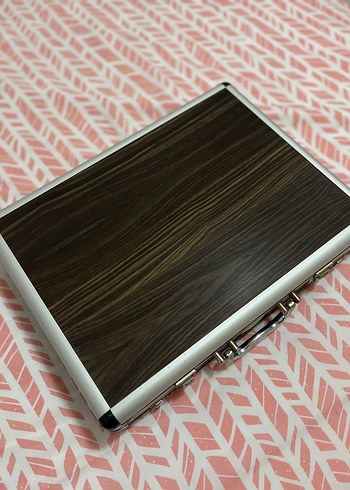 Kahverengi Zebra Desenli Metal Kadın Evrak Çantası