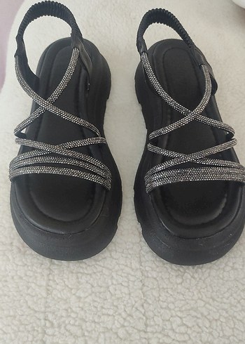 Yılan Desenli Siyah Platform Topuklu Sandalet