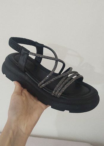 Diğer Yılan Desenli Siyah Platform Topuklu Sandalet